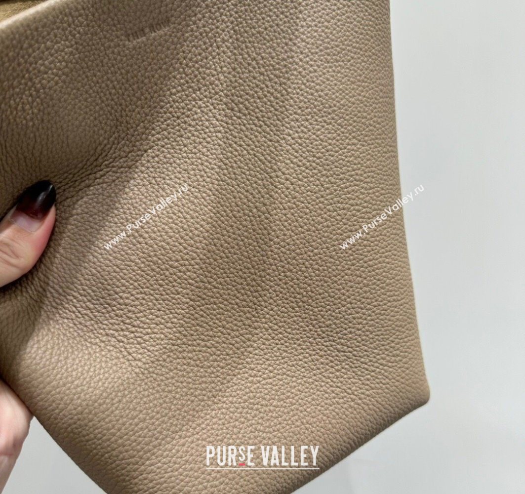 The Row Small N/S Park Tote Bag in Grained Leather Beige 2025 0802 (YY-250802060)