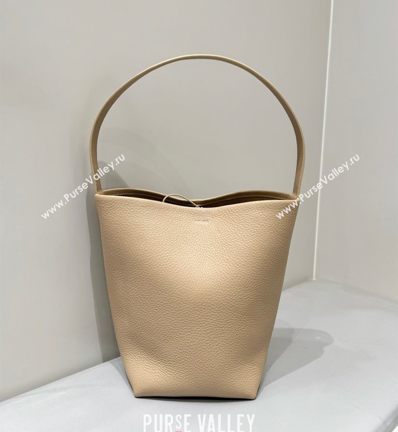 The Row Medium N/S Park Tote Bag in Grained Leather Milk Tea 2025 0802 (YY-250802049)