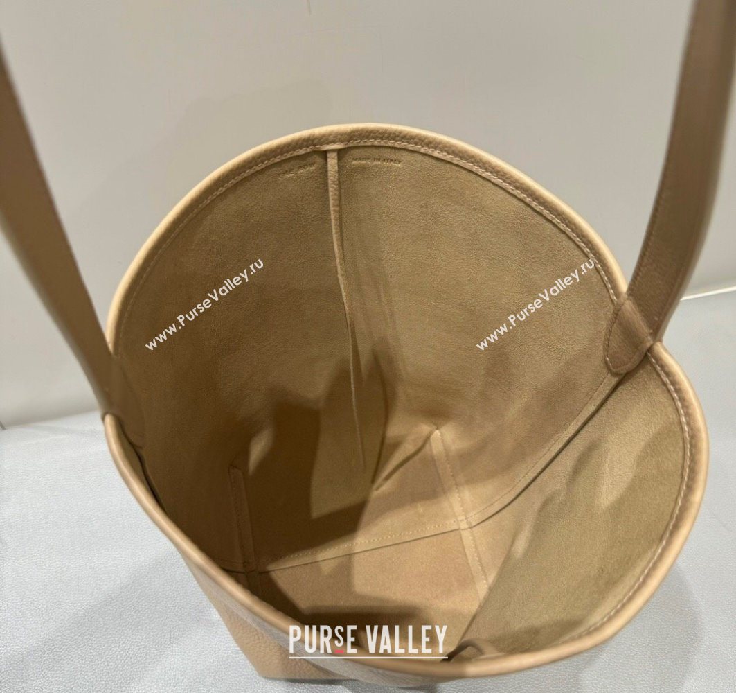 The Row Medium N/S Park Tote Bag in Grained Leather Milk Tea 2025 0802 (YY-250802049)