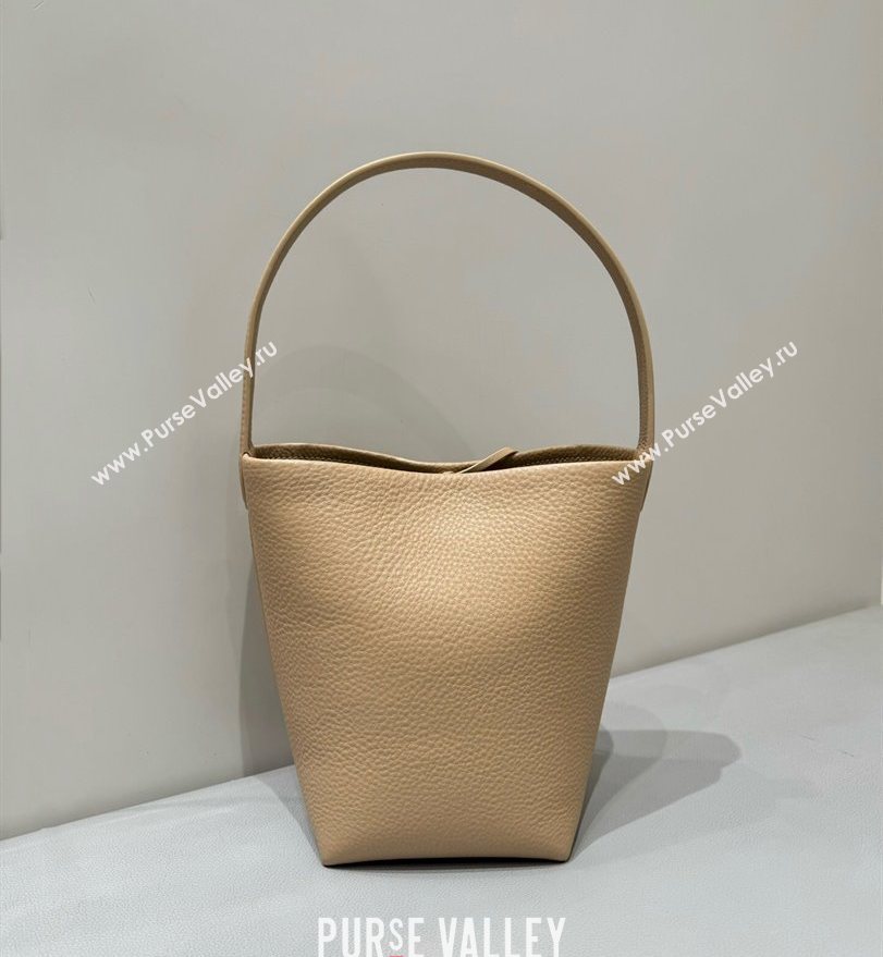 The Row Small N/S Park Tote Bag in Grained Leather Milk Tea 2025 0802 (YY-250802050)