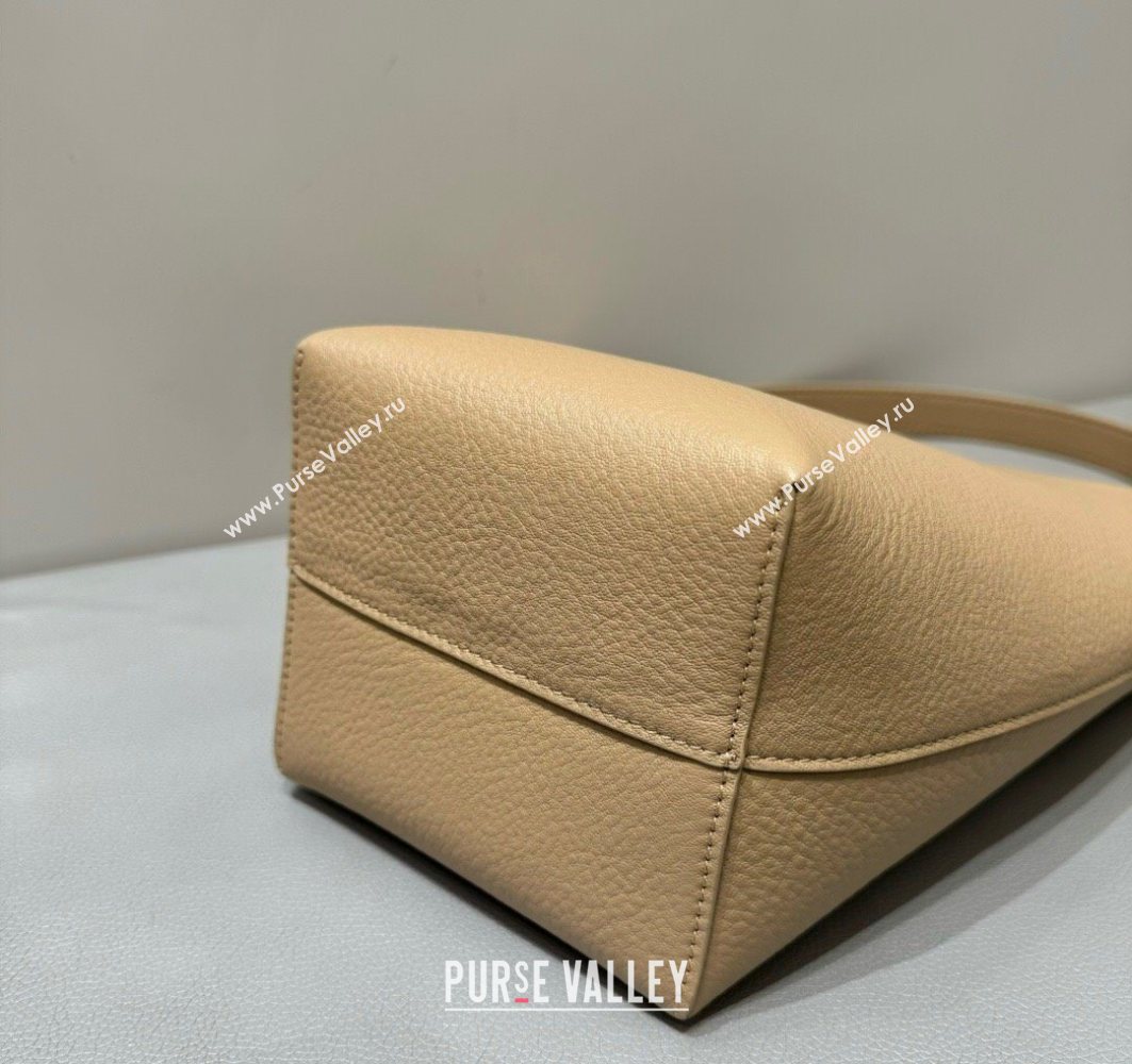 The Row Small N/S Park Tote Bag in Grained Leather Milk Tea 2025 0802 (YY-250802050)