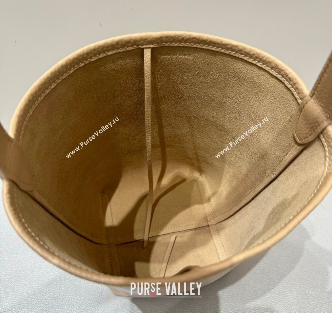 The Row Small N/S Park Tote Bag in Grained Leather Milk Tea 2025 0802 (YY-250802050)