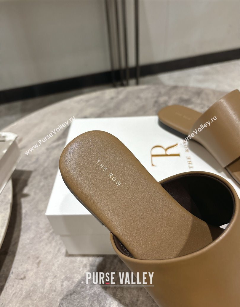 The Row Signum Flat Thong Slides Sandal in Calfskin Khaki 2025 TR082704 (HQG-250827035)