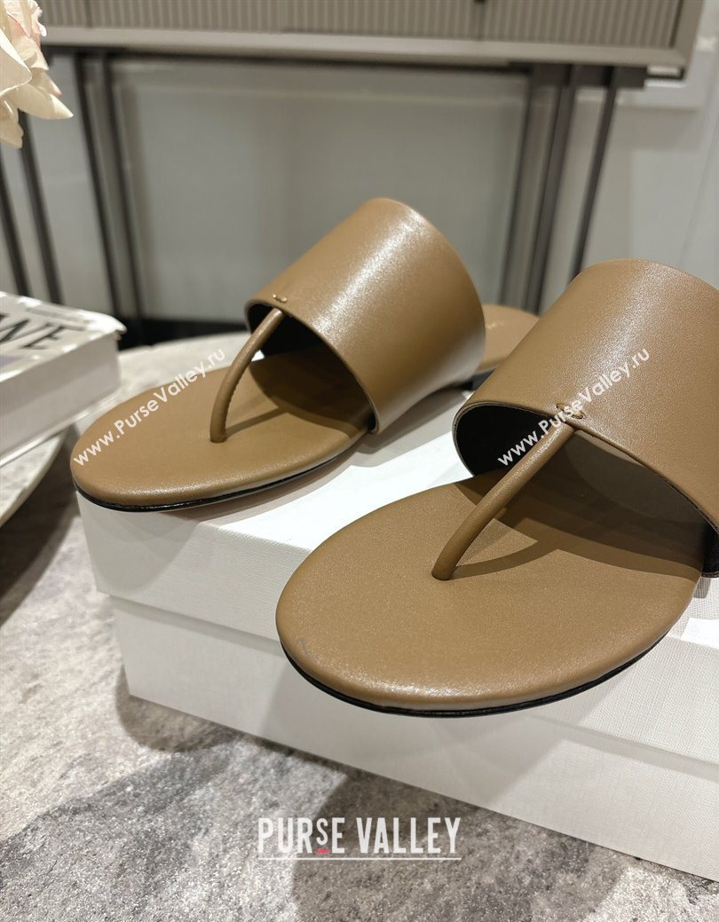 The Row Signum Flat Thong Slides Sandal in Calfskin Khaki 2025 TR082704 (HQG-250827035)