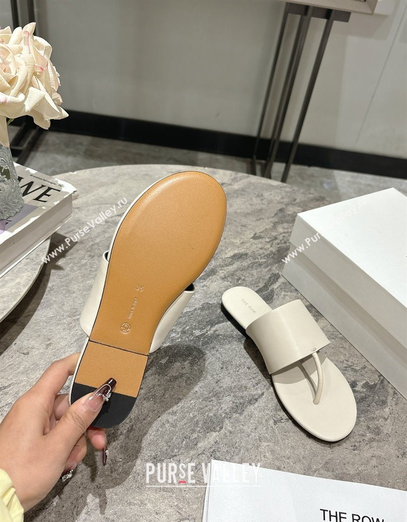 The Row Signum Flat Thong Slides Sandal in Calfskin White 2025 TR082704 (HQG-250827036)