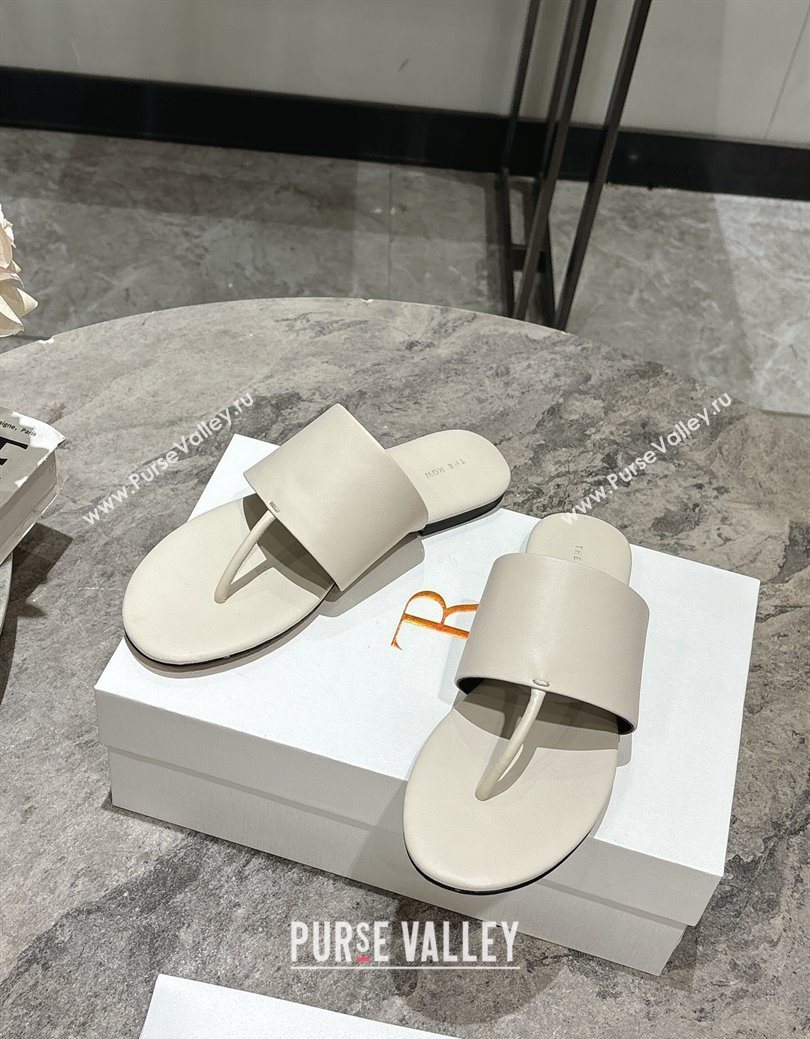 The Row Signum Flat Thong Slides Sandal in Calfskin White 2025 TR082704 (HQG-250827036)