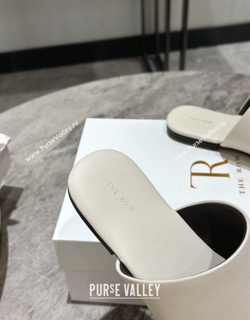 The Row Signum Flat Thong Slides Sandal in Calfskin White 2025 TR082704 (HQG-250827036)