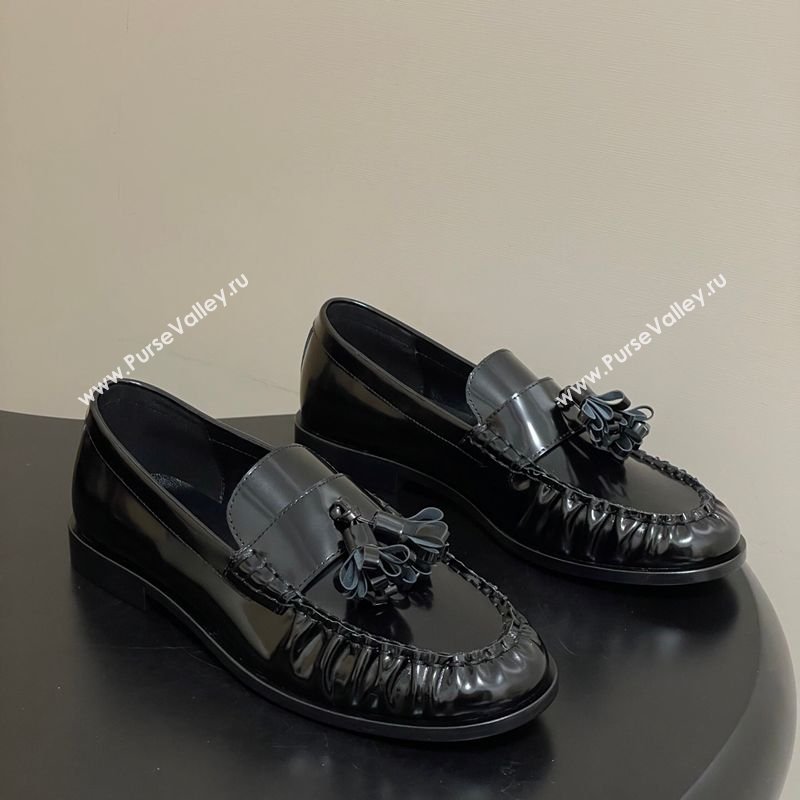 The Row Flat Loafers with Charm in Shiny Leather Black 2026 TR022403 (MD-260224087)