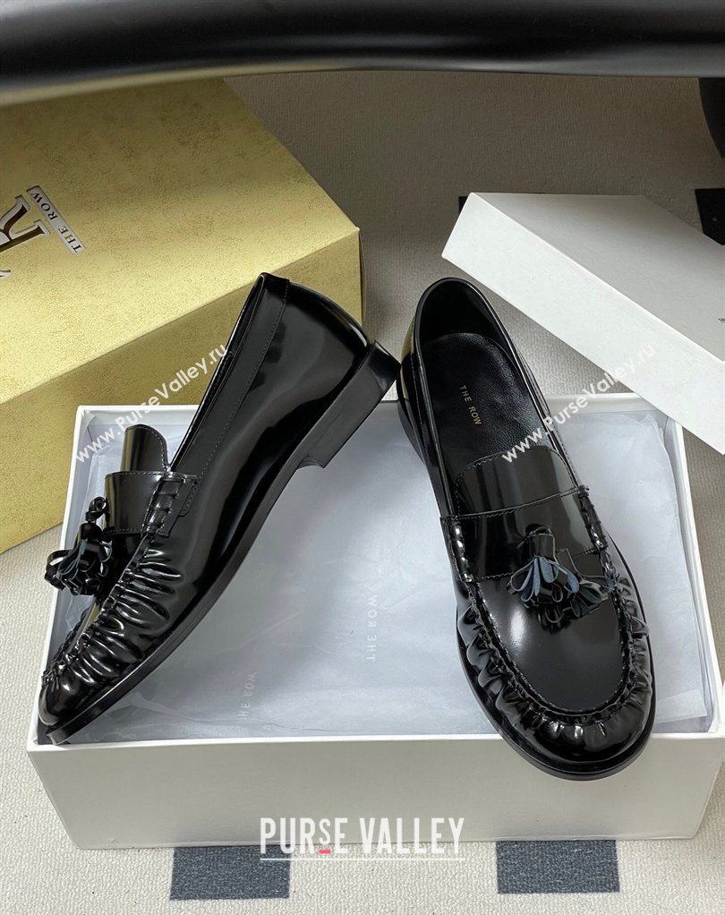 The Row Flat Loafers with Charm in Shiny Leather Black 2026 TR022403 (MD-260224087)