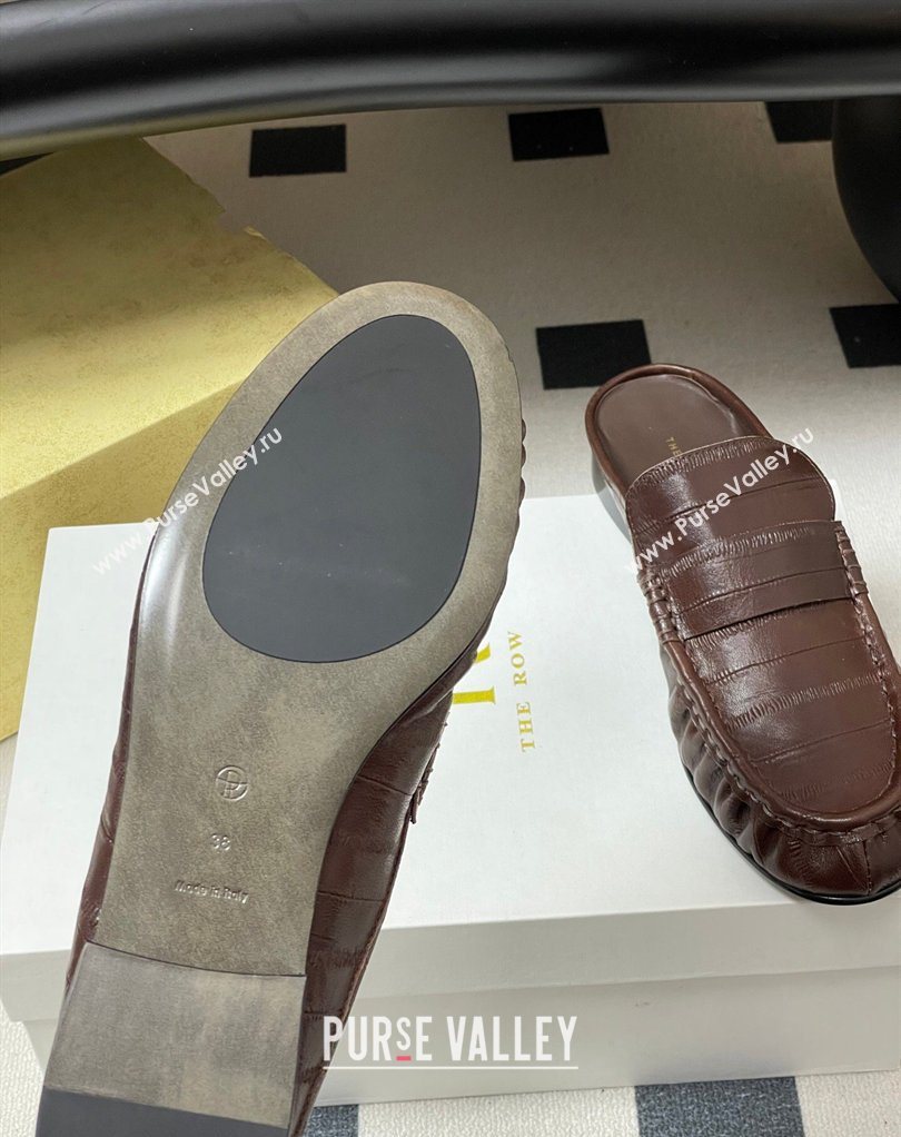 The Row Flat Mules in Eel Embossed Leather Brown 2026 TR022402 (MD-260224085)