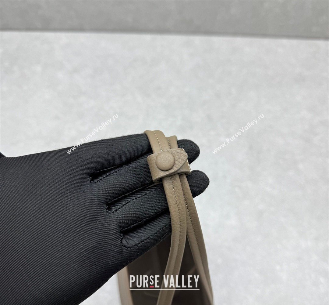 The Row Park Tote Three Bag in Grained Leather Smoked Taupe 2026 1719 (ningm-260410065)