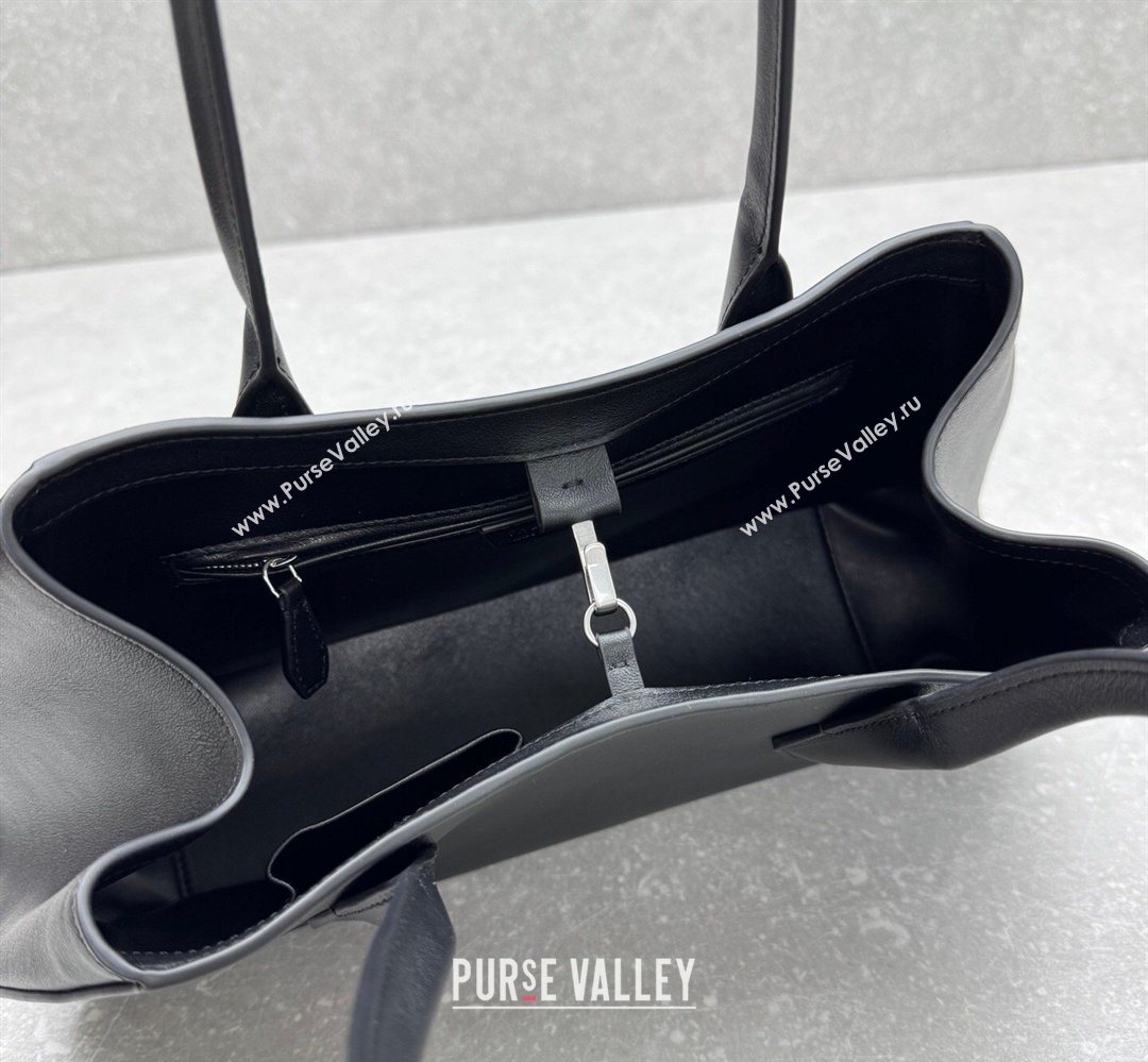 The Row Alger Shoulder Bag in Smooth Leather Black 2026 1842 (ningm-260410072)