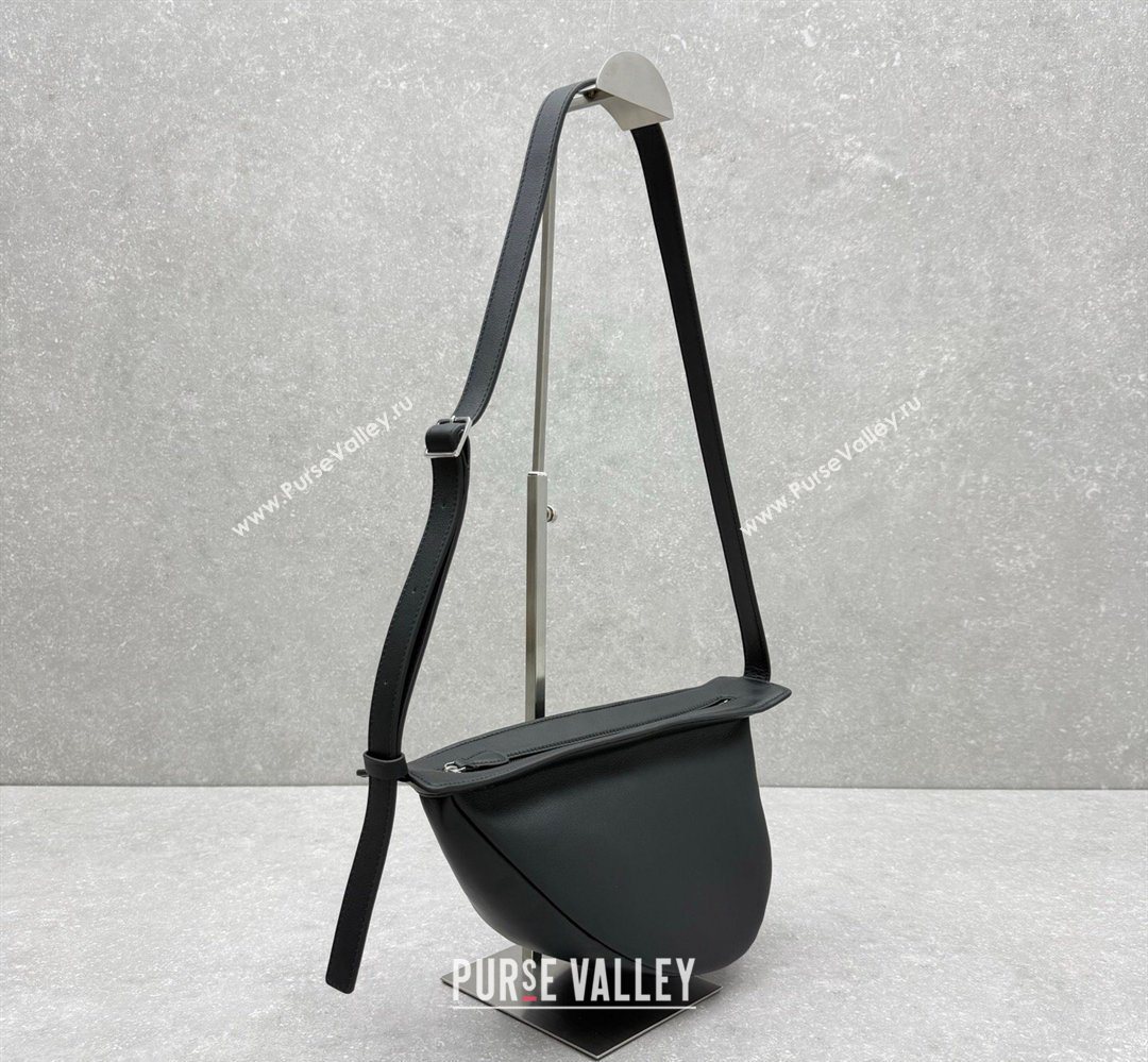 The Row Banana Crossbody Bag in Smooth Leather Black 2026 1871 (ningm-260410061)