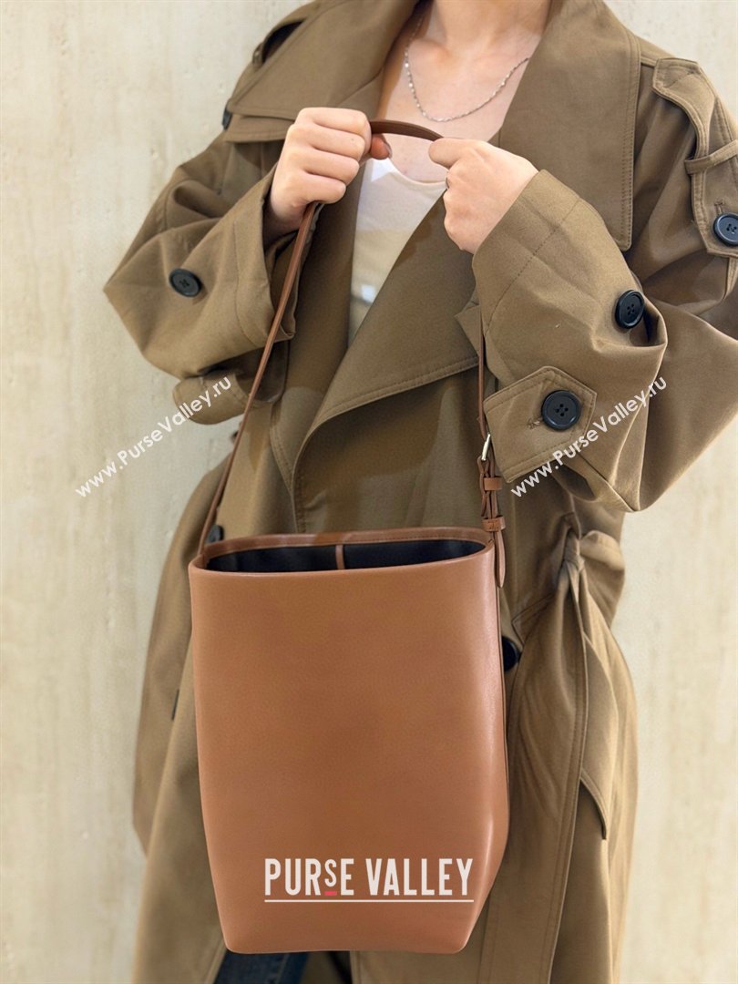 The Row Park Bucket Bag in Masoni Leather Tan Brown 2026 8860 (CL-260410045)