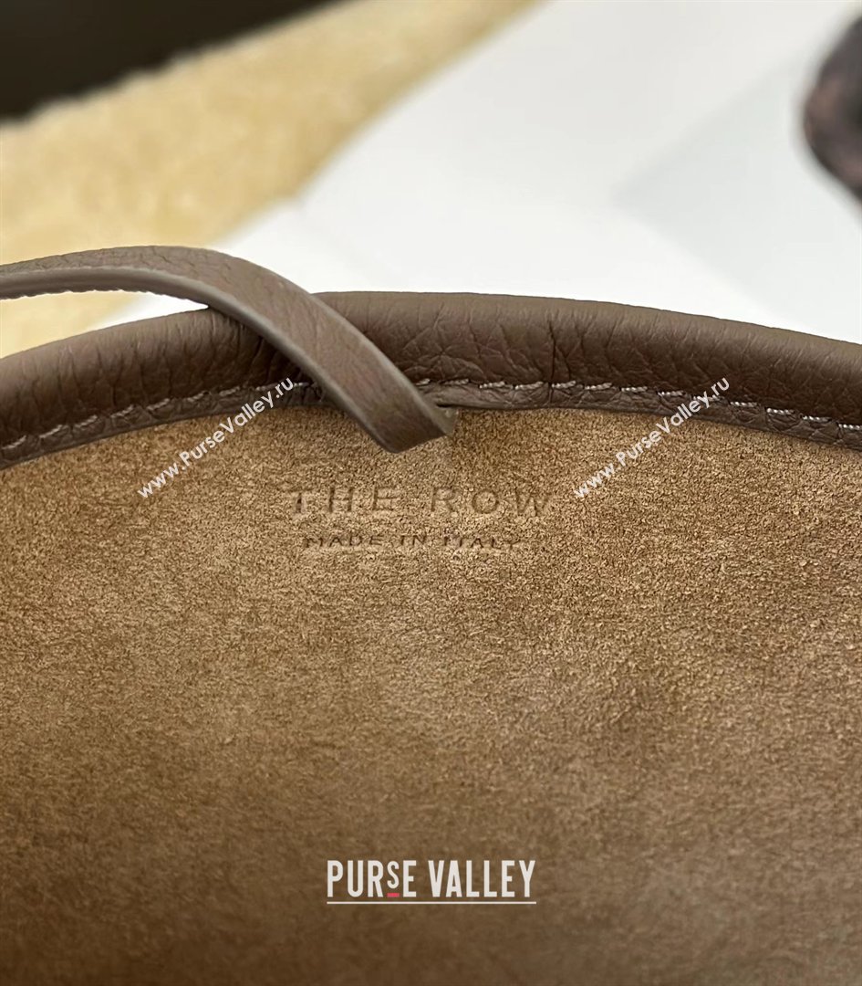 The Row N/S Park Crossbody Bag in Bonaudo Grained Leather Smoked Taupe 2026 8859 (CL-260410052)