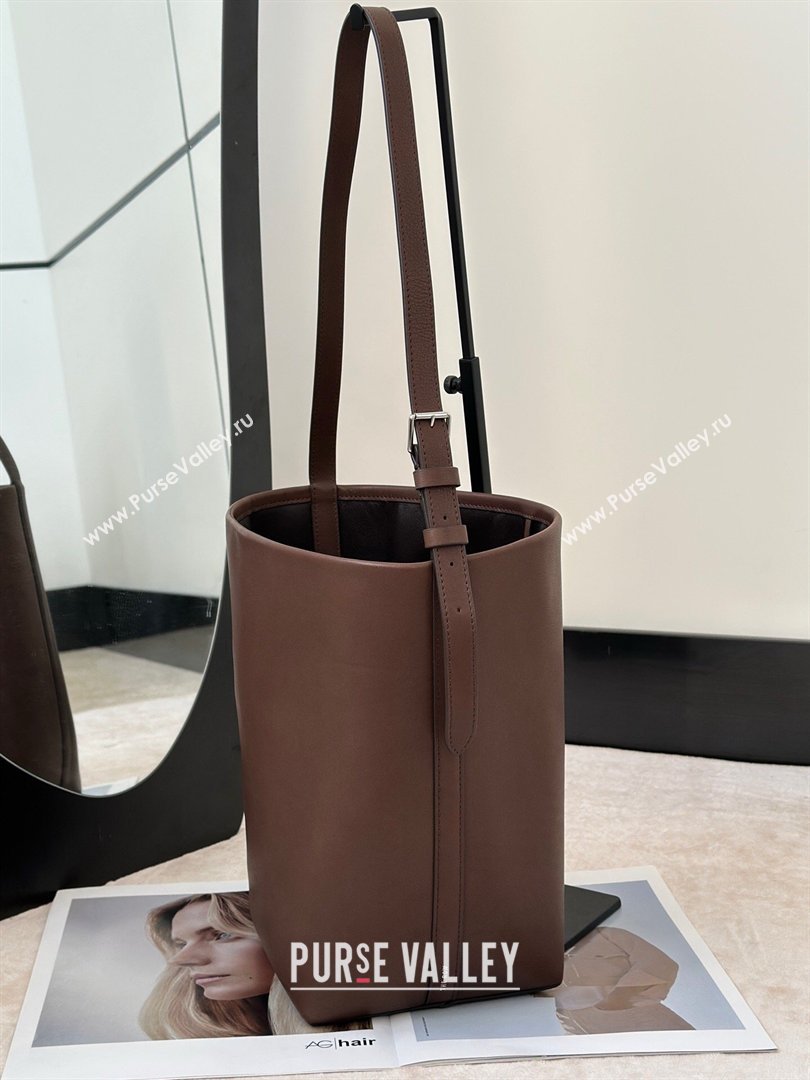 The Row Park Bucket Bag in Masoni Leather Dark Brown 2026 8860 (CL-260410049)