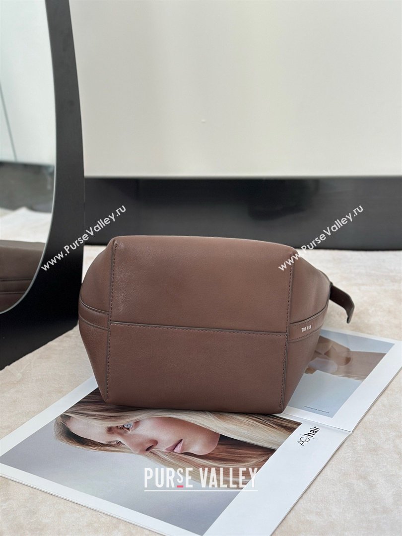 The Row Park Bucket Bag in Masoni Leather Dark Brown 2026 8860 (CL-260410049)