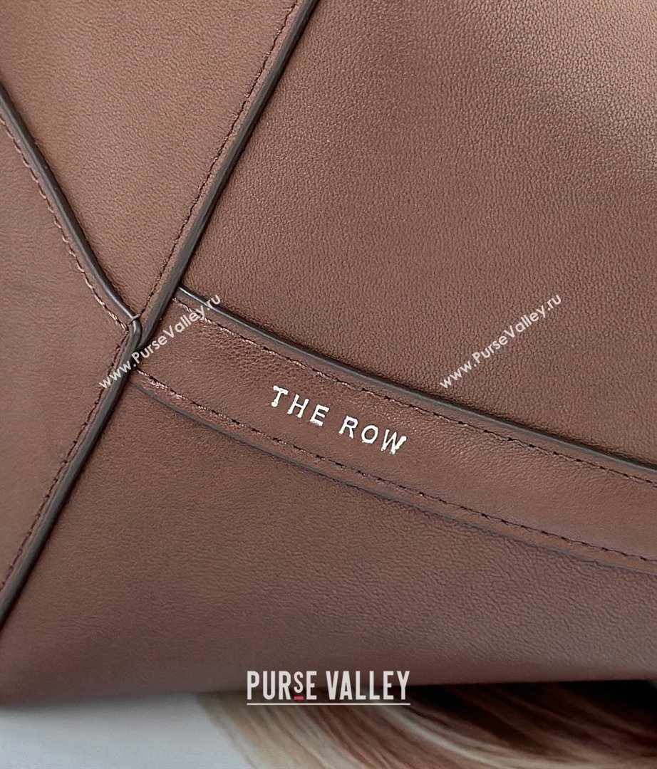 The Row Park Bucket Bag in Masoni Leather Dark Brown 2026 8860 (CL-260410049)