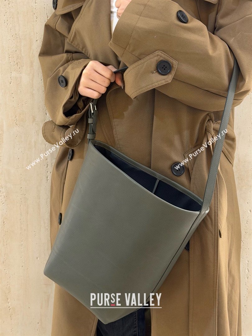 The Row Park Bucket Bag in Masoni Leather Grey 2026 8860 (CL-260410048)