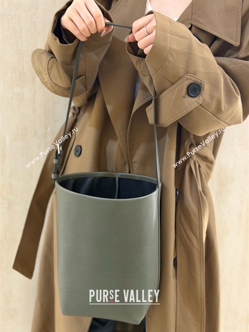 The Row Park Bucket Bag in Masoni Leather Grey 2026 8860 (CL-260410048)