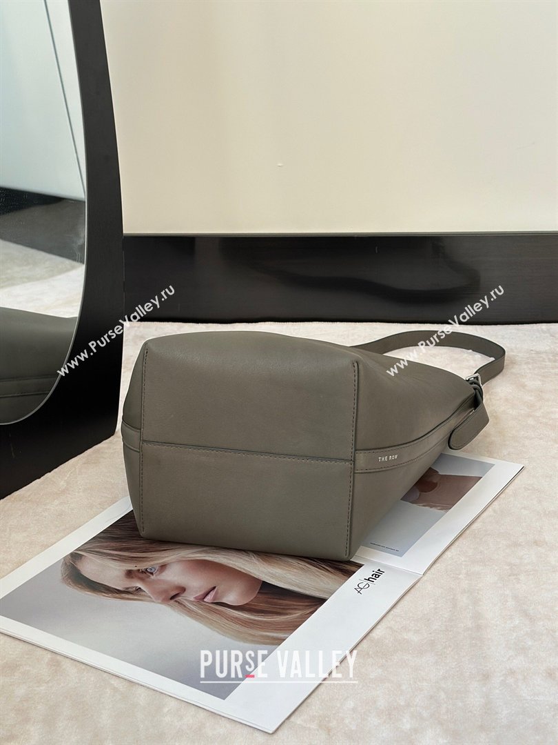 The Row Park Bucket Bag in Masoni Leather Grey 2026 8860 (CL-260410048)