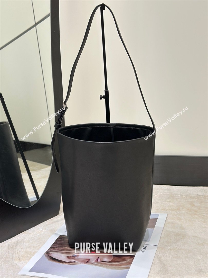 The Row Park Bucket Bag in Masoni Leather Black 2026 8860 (CL-260410050)