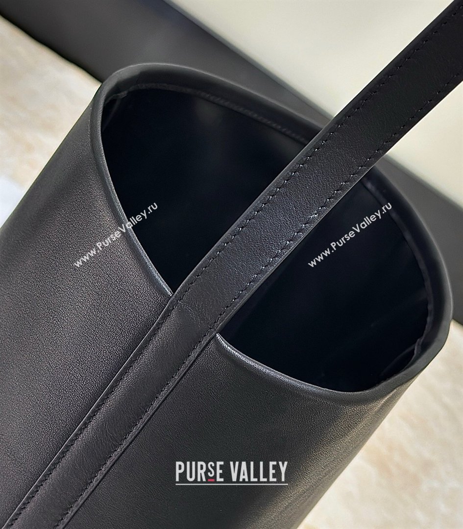 The Row Park Bucket Bag in Masoni Leather Black 2026 8860 (CL-260410050)
