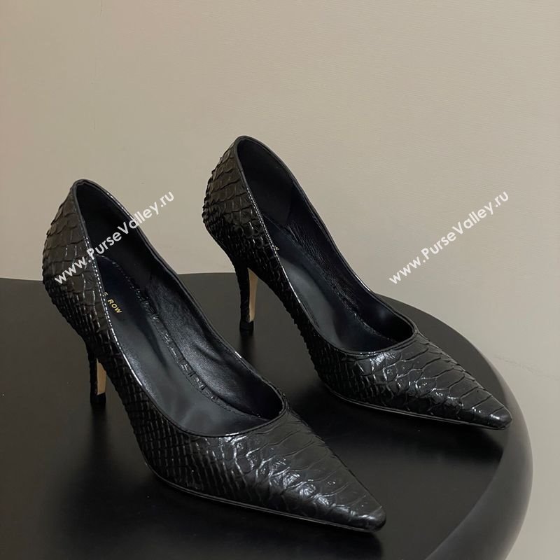 The Row Liisa Two Pumps 8.5cm in Embossed Leather Black 2025 TR120813 (MD-251208124)