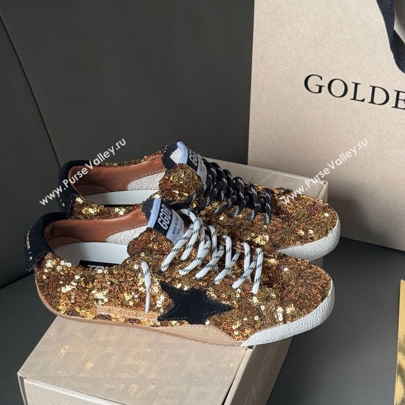 Golden Goose Womens True-Star in gold sequins with black suede star and heel tab 2025 0902 (13-250902106)