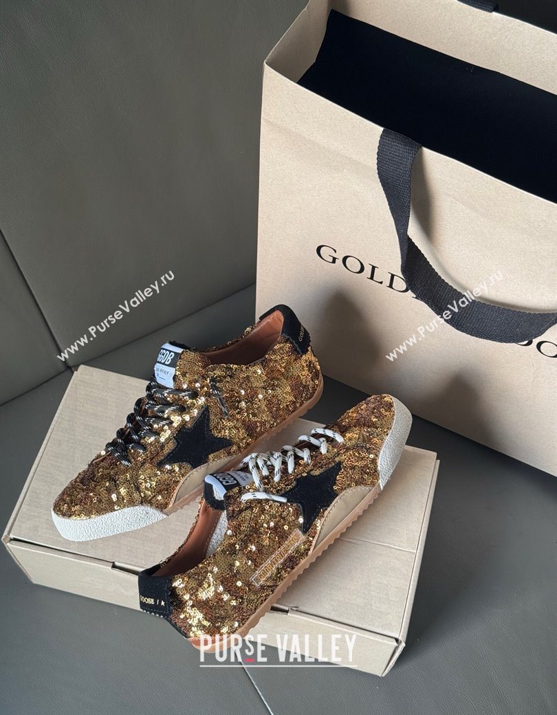 Golden Goose Womens True-Star in gold sequins with black suede star and heel tab 2025 0902 (13-250902106)