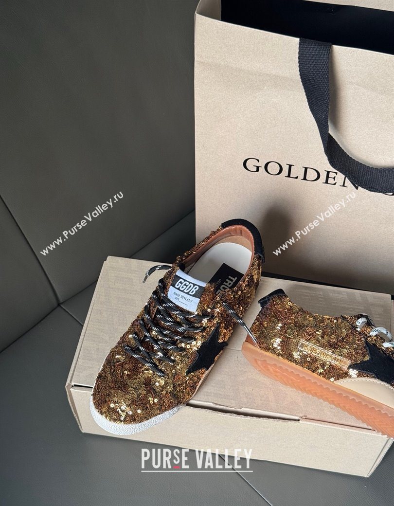 Golden Goose Womens True-Star in gold sequins with black suede star and heel tab 2025 0902 (13-250902106)