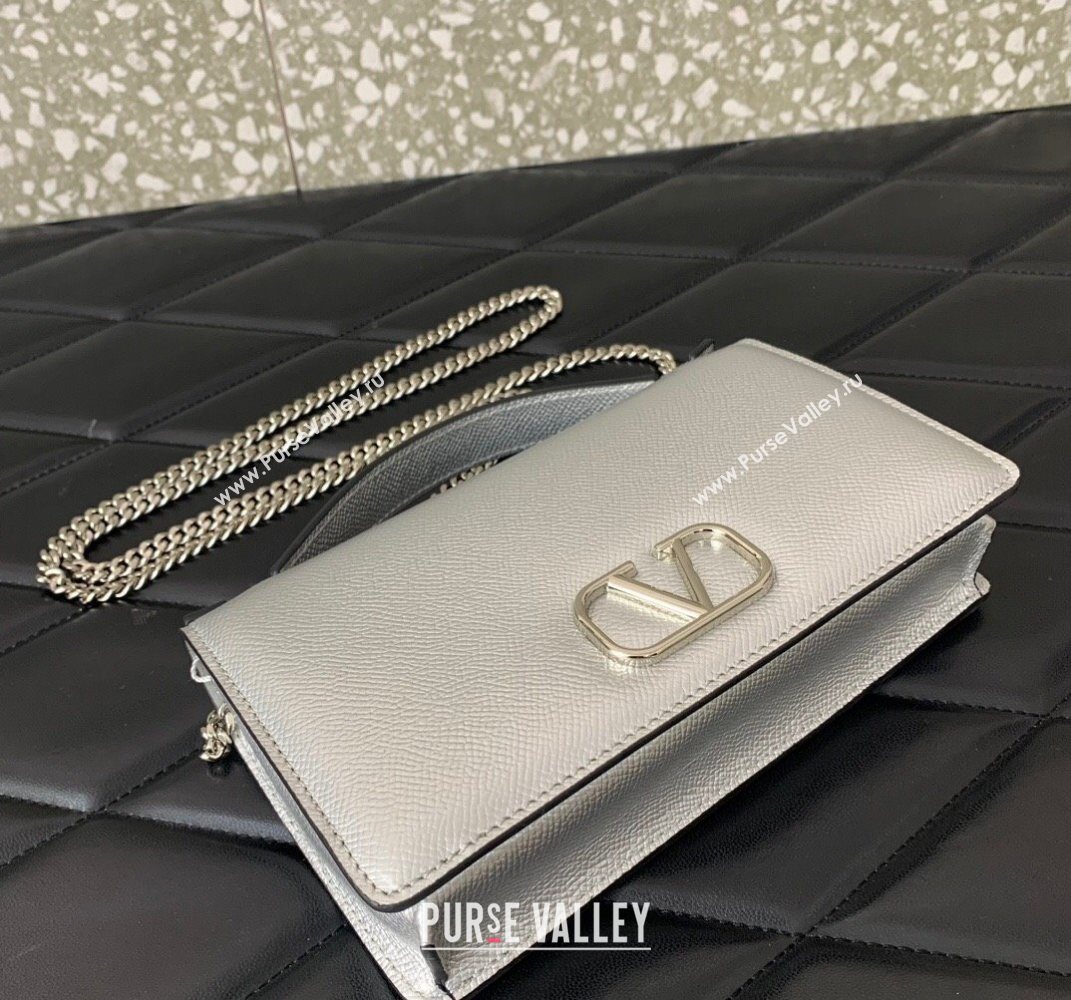 Valentino VLogo Signature Grainy Calfskin Wallet with Chain Silver 2025 VLTN068 (LKF-250626017)