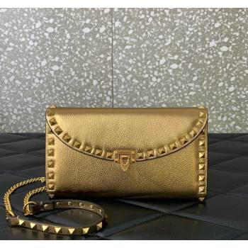 Valentino Rockstud Wallet with Chain in Metallic Grainy Calfskin Gold 2024 059 (LN-240220061)