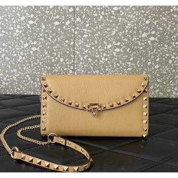 Valentino Rockstud Wallet with Chain in Grainy Calfskin Apricot 2024 059 (LN-240220062)