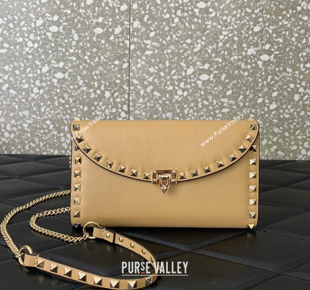 Valentino Rockstud Wallet with Chain in Grainy Calfskin Apricot 2024 059 (LN-240220062)