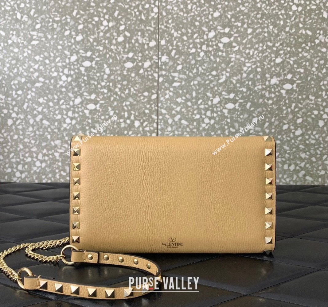 Valentino Rockstud Wallet with Chain in Grainy Calfskin Apricot 2024 059 (LN-240220062)