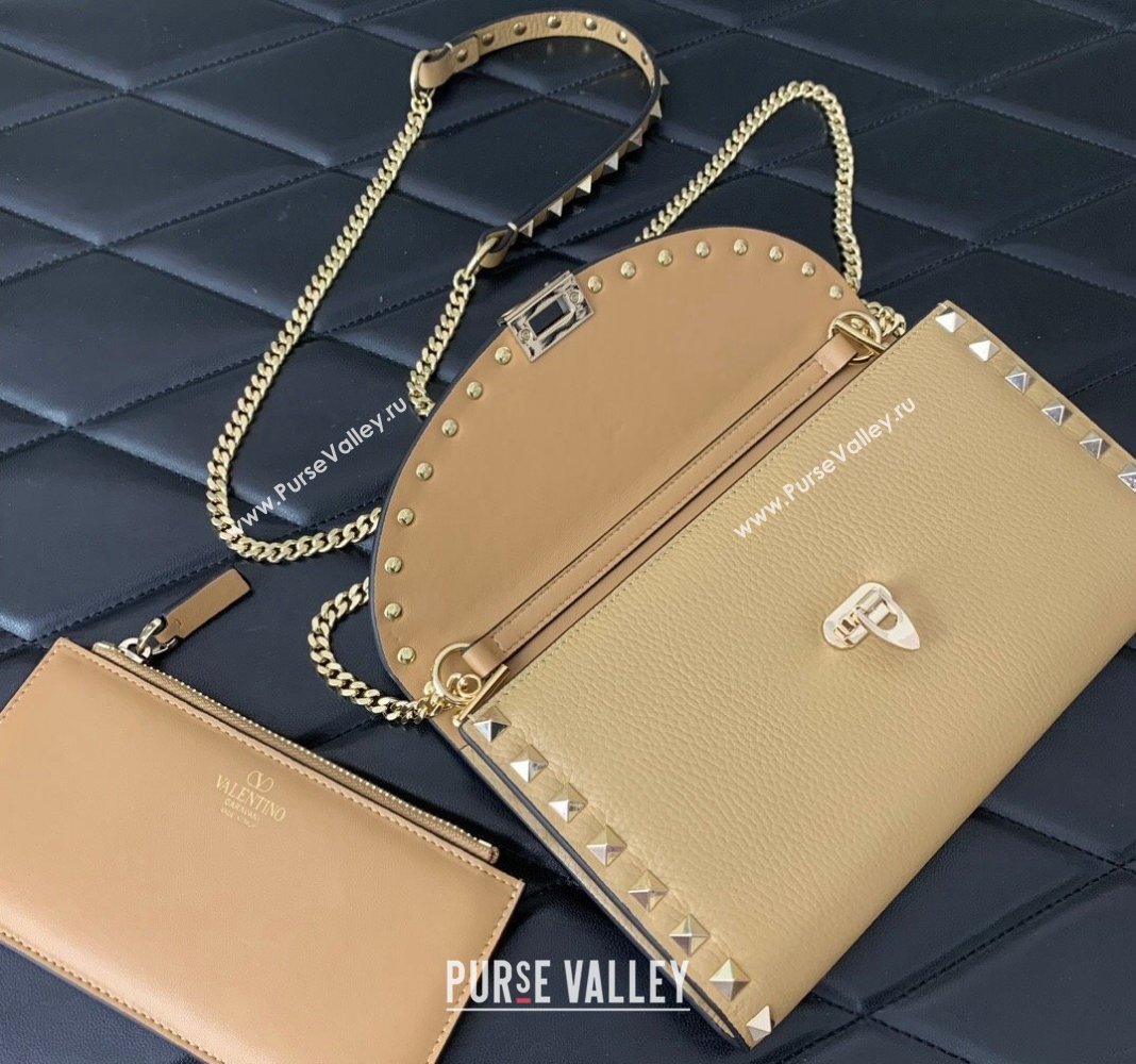 Valentino Rockstud Wallet with Chain in Grainy Calfskin Apricot 2024 059 (LN-240220062)