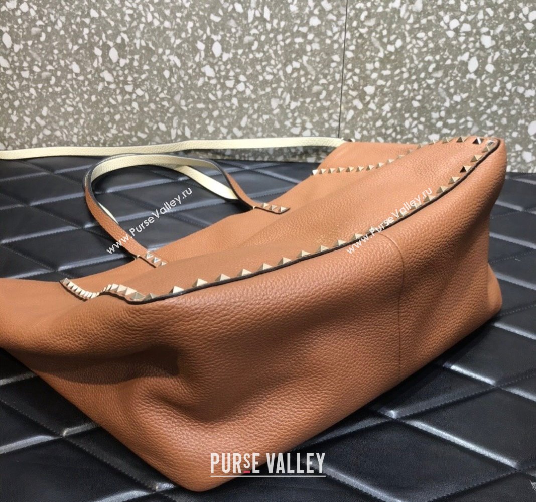 Valentino Rockstud Grainy Calfskin Reversible Tote Bag White/Brown 2024 0077 (LN-240313026)