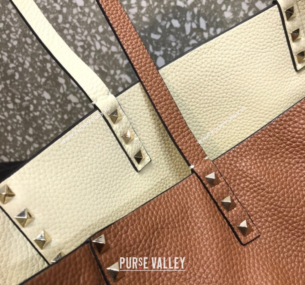 Valentino Rockstud Grainy Calfskin Reversible Tote Bag White/Brown 2024 0077 (LN-240313026)