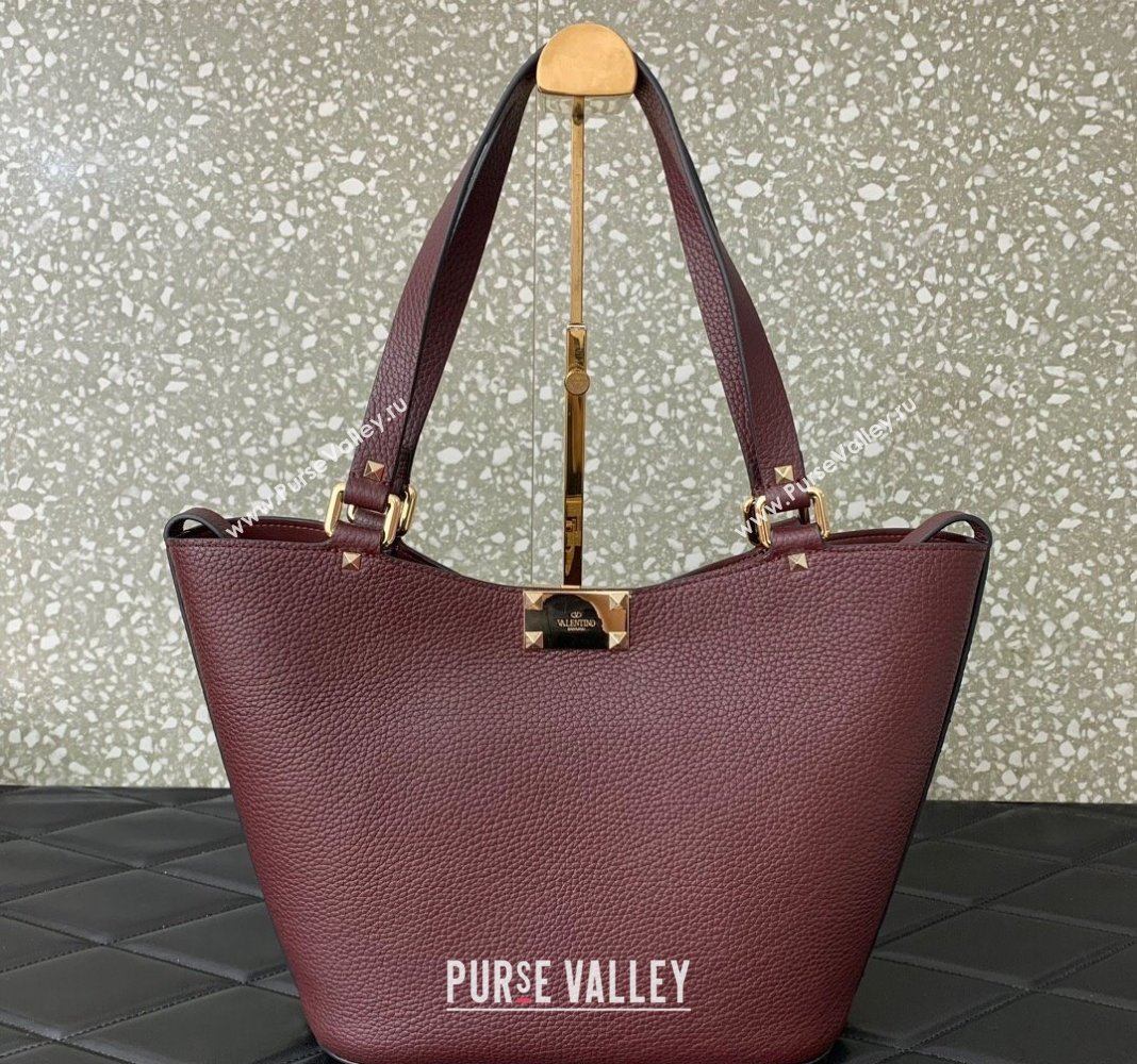 Valentino Rockstud Calfskin Shopping bag Burgundy 2024 0055 (LN-2405241136)