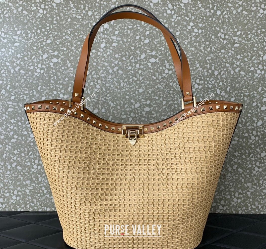 Valentino Rockstud Shopping Bag in Woven Raffia Straw Beige/Brown 2024 0600 (LN-2405241147)