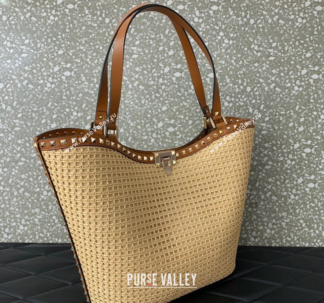 Valentino Rockstud Shopping Bag in Woven Raffia Straw Beige/Brown 2024 0600 (LN-2405241147)