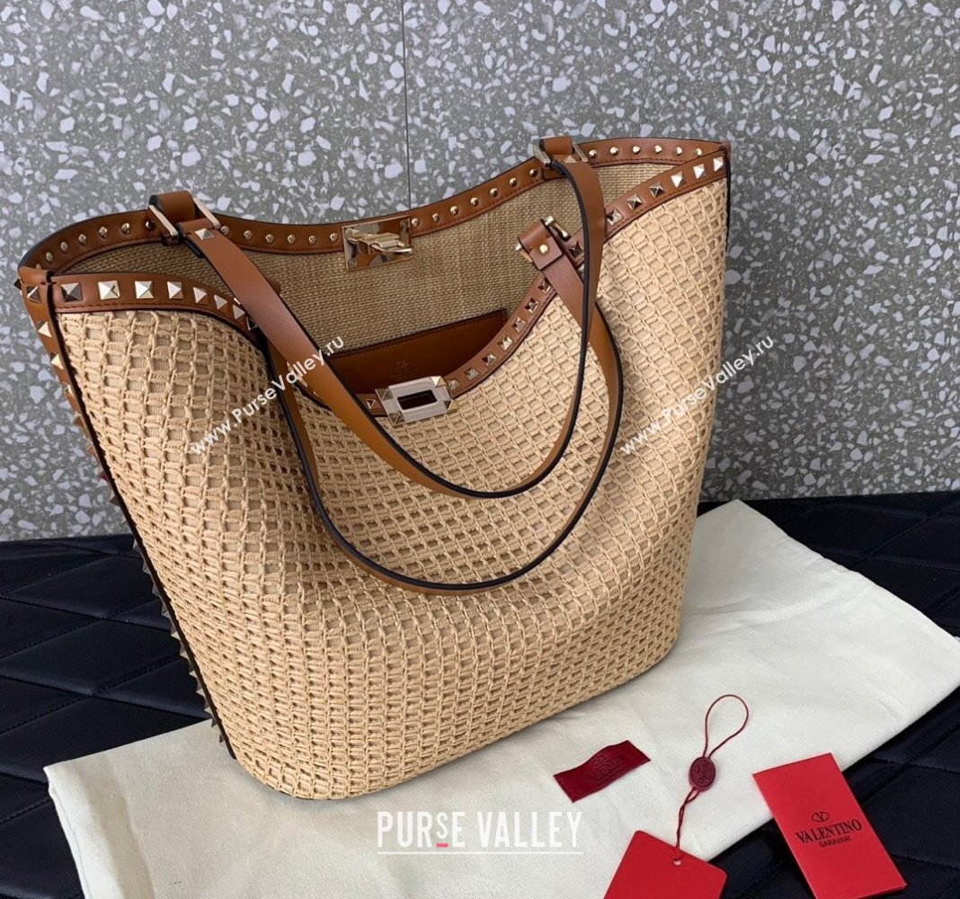 Valentino Rockstud Shopping Bag in Woven Raffia Straw Beige/Brown 2024 0600 (LN-2405241147)