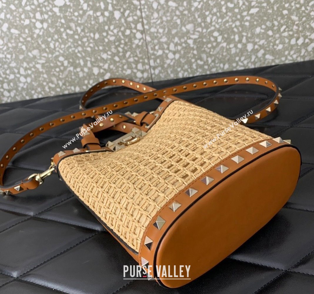 Valentino Mini Rockstud Bucket Bag in Woven Raffia Straw Beige/Brown 2024 0314 (LN-2405241148)