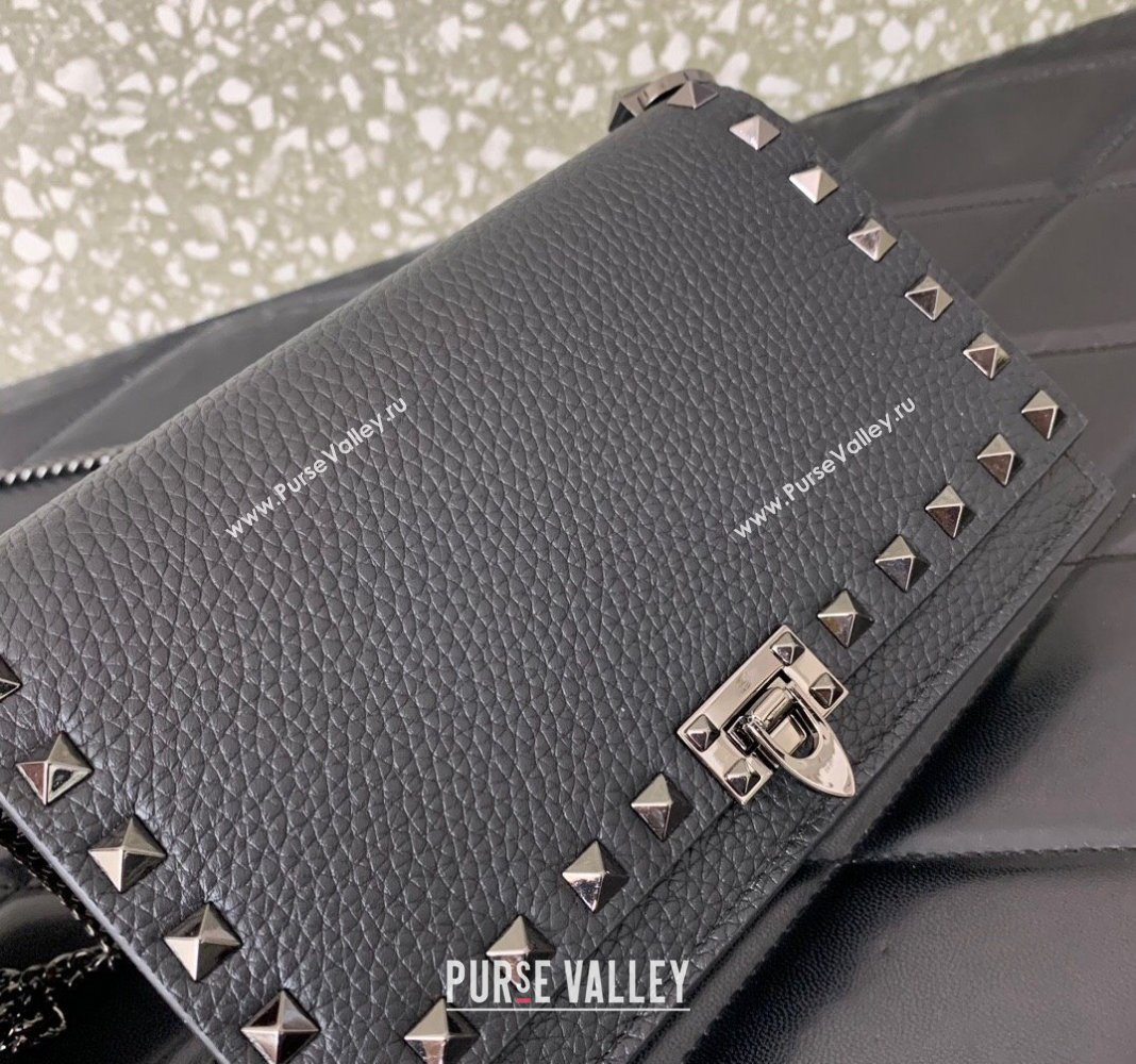 Valentino Rockstud Grainy Calfskin Pouch Chain Mini Bag Black/Gunmetal 2024 VLTN057 (LN-240525002)