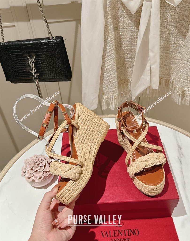 Valentino Rockstud Ankle Strap Wedge Sandals 10cm in Calfskin and Straw-Like Brown 2024 0611 (MD-240612110)