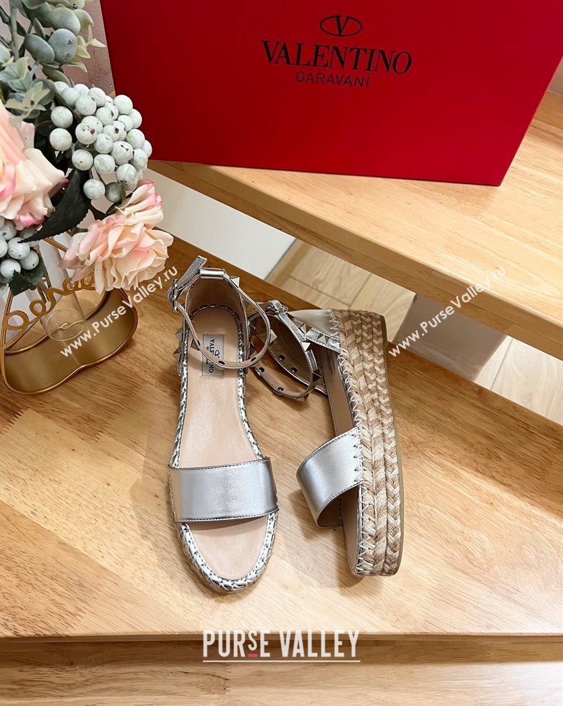 Valentino Rockstud Espadrille Platform Sandals in Grained Calfskin Silver 2024 0612 (MD-240612083)