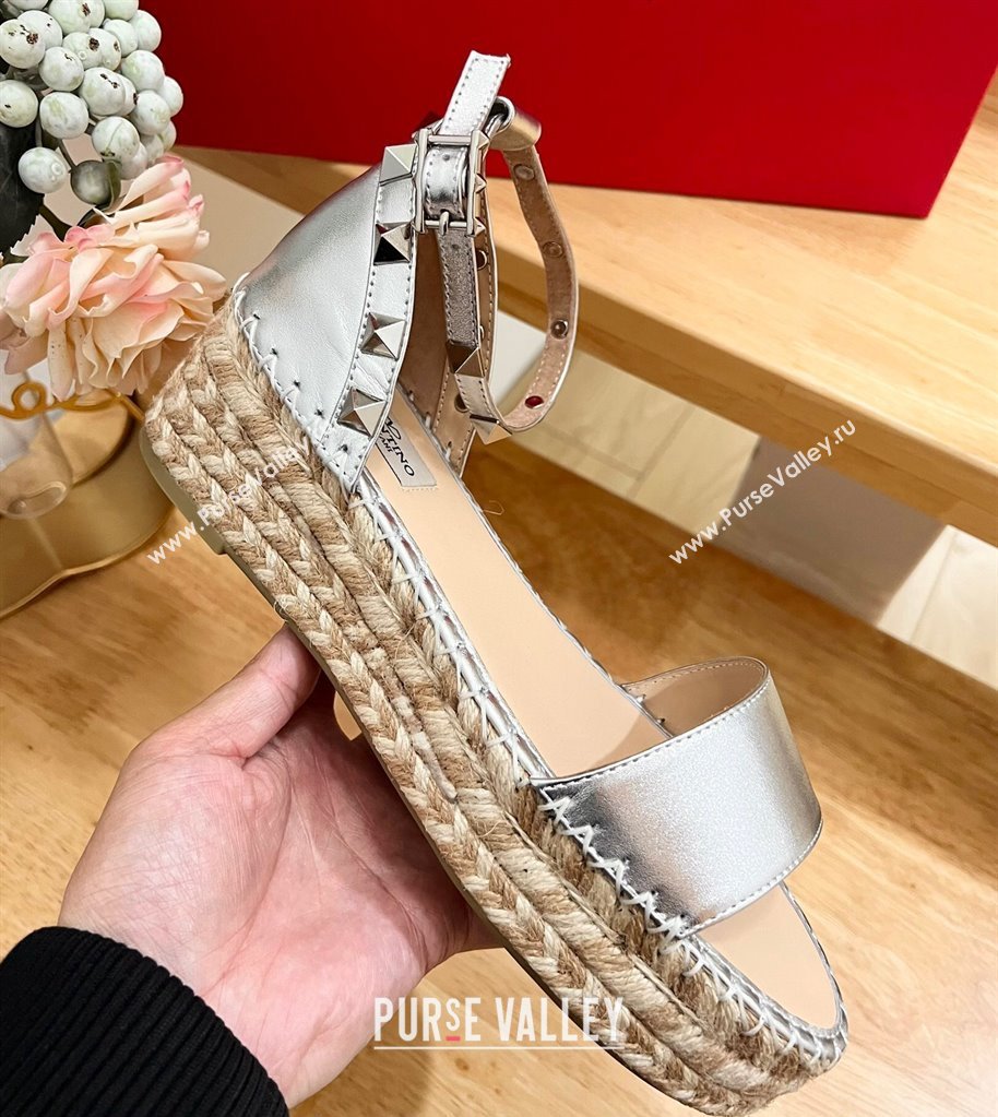 Valentino Rockstud Espadrille Platform Sandals in Grained Calfskin Silver 2024 0612 (MD-240612083)