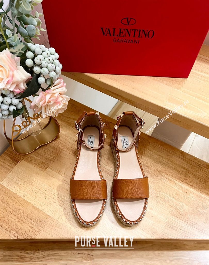 Valentino Rockstud Espadrille Platform Sandals in Grained Calfskin Brown 2024 0612 (MD-240612084)