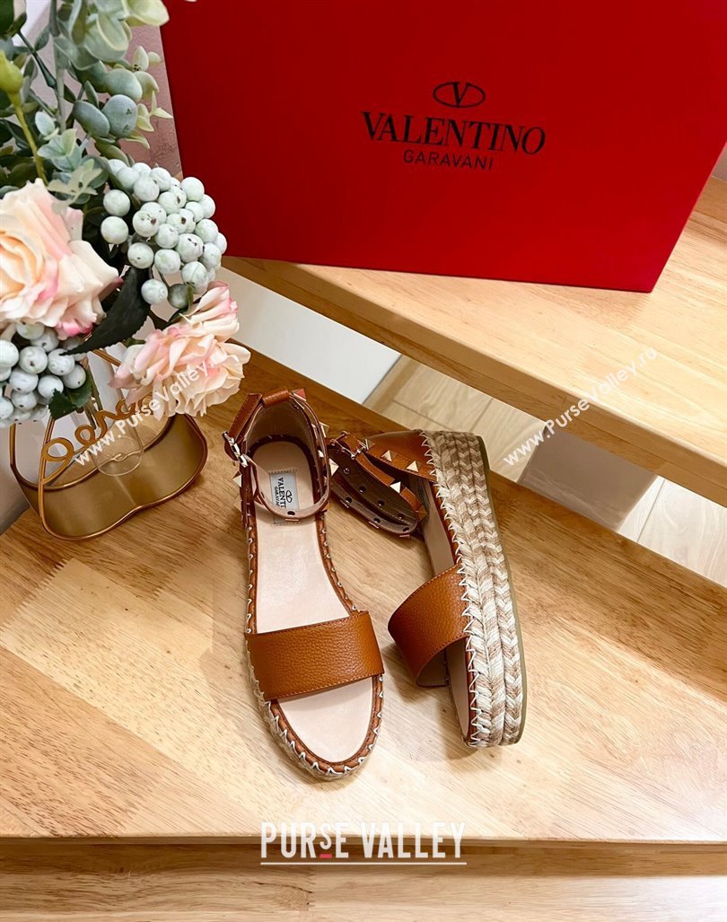 Valentino Rockstud Espadrille Platform Sandals in Grained Calfskin Brown 2024 0612 (MD-240612084)